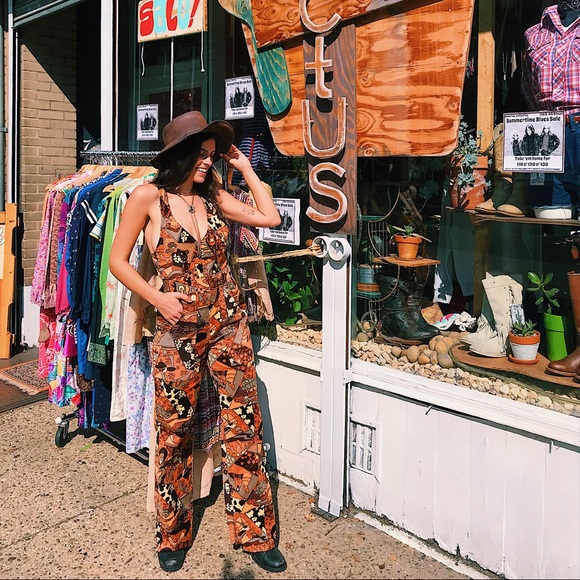 Meet Your Posher, Danielle! - Picture 3 of 8